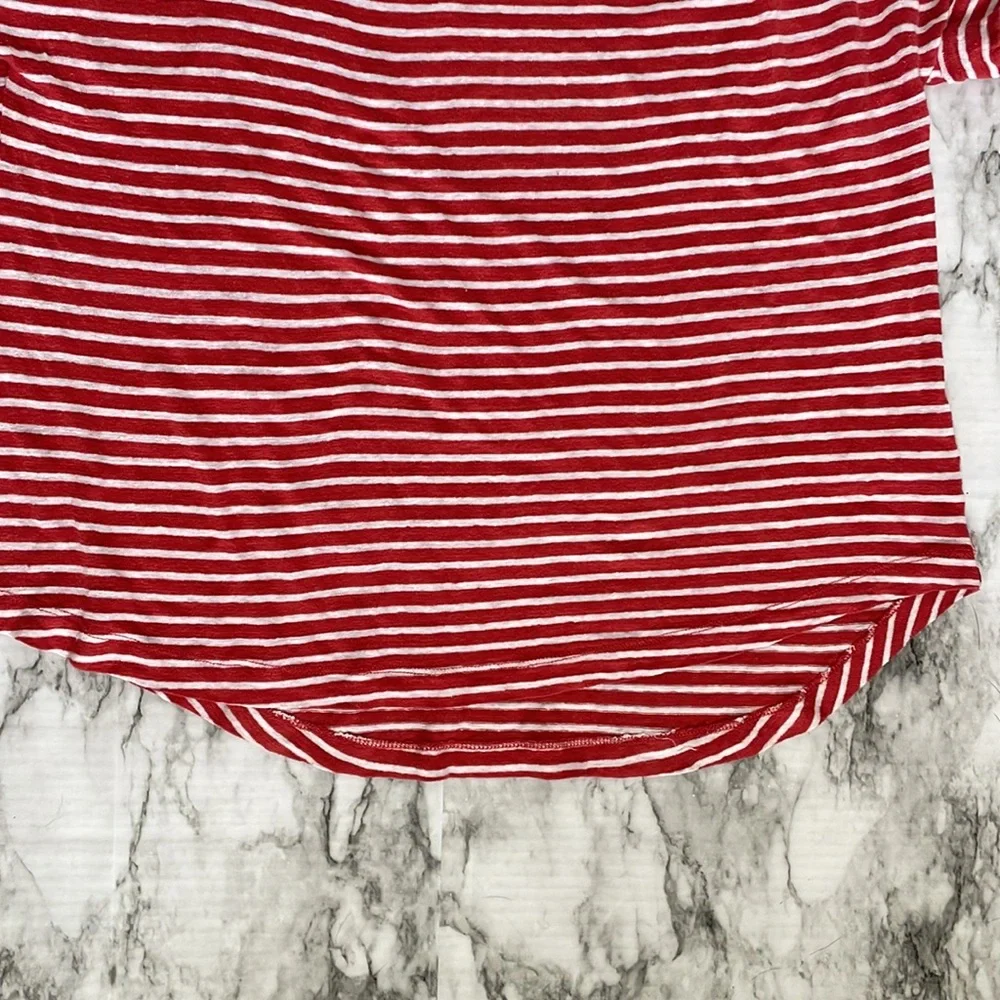 Christian Siriano New York | Women’s large 100% linen Rounded hem striped top - Picture 5 of 8